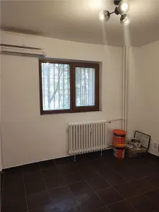 Apartament la parter - foto 2