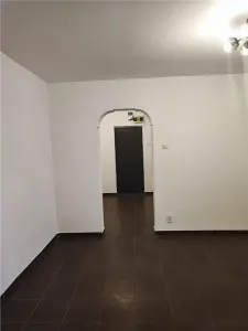 Apartament la parter - foto 9