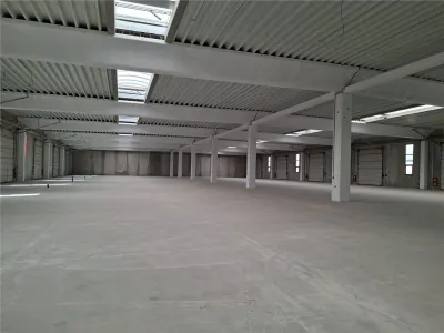 Hala 4200 mp beton,14 porti acces, dezvoltator - foto 11