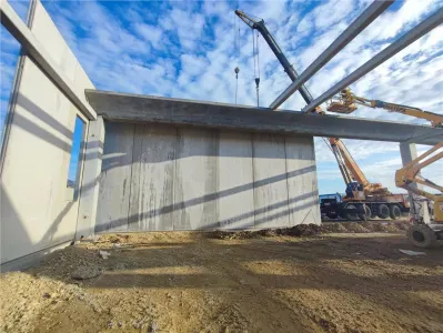 Nou !!! Hala 1800 mp, din structura beton armat/pereti din prefabricate, in Magurele, la sosea asfaltata,  aproape centura ; cu personalizare fluxuri/instalatii, la cerere, pe baza de comanda ferma; f - foto 17