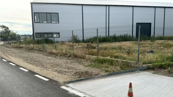 Spațiu industrial Mărăcineni - poza 1
