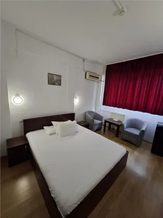 Casă 15 camere București - poza 1