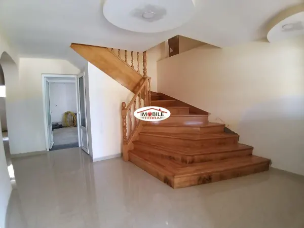 Casă 8 camere Cisnădie - poza 12