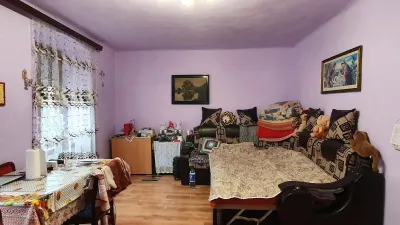 Apartament la casa Piata Cibin, cu geamuri la strada - Sibiu