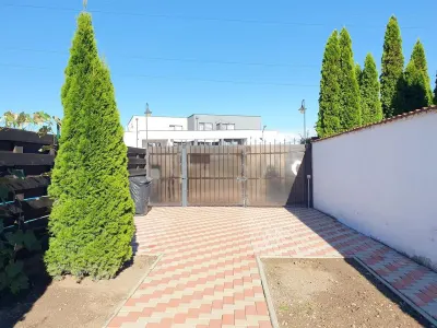 Apartament la vila cu terasa si curte proprie pe Cl. Cisnadiei - foto 12