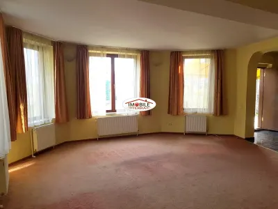 Casa de inchiriat pentru locuit sau firma pe Cl. Dumbravii - foto 1