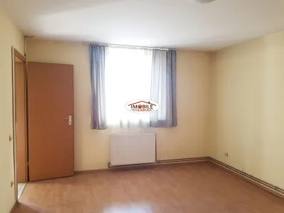 Casa de inchiriat pentru locuit sau firma pe Cl. Dumbravii - foto 5