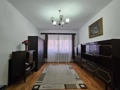 Apartament 3 camere decomandat cu pivnita de vanzare in Vasile Aaron - foto 2