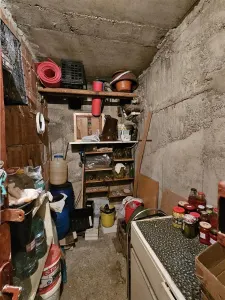 Apartament 3 camere decomandat cu pivnita de vanzare in Vasile Aaron - foto 8