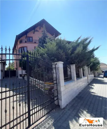 Casă 11 camere Alba Iulia - poza 1