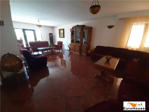 Casă 11 camere Alba Iulia - poza 3