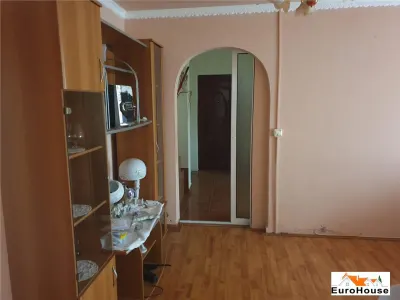 Apartament cu 4 camere de vanzare in Alba Iulia - foto 1