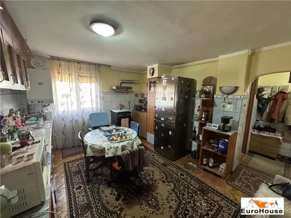 Apartament 3 camere Alba Iulia - poza 2