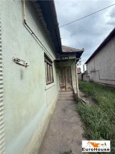 Casa de vanzare in Alba Iulia - foto 1