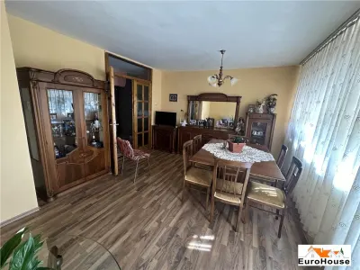 Apartament cu 4 camere de vanzare in Alba Iulia M-uri - foto 11