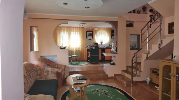 Casă 5 camere Râmnicu Vâlcea - poza 1