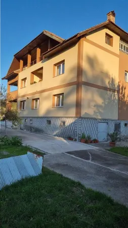 Casă 15 camere Râmnicu Vâlcea - poza 1