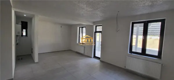 Casă 4 camere Râmnicu Vâlcea - poza 1