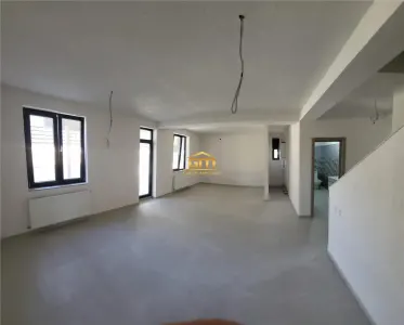 Casă 4 camere Râmnicu Vâlcea - poza 2
