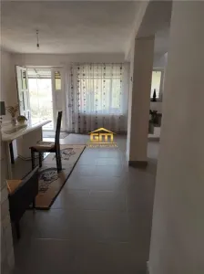 Două case in aceeași curte, 5.600 mp teren - Golești | 138.000 € negociabil - foto 6