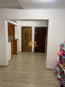 Apartament 3 camere de vanzare - Lenin Sud, etaj 3, decomandat, mobilat - foto 7