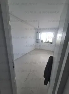Apartament 3 camere, decomandat - zona Sanpetru - foto 3