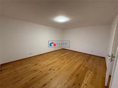 Vanzare apartament 4 camere pe 2 niveluri si curte comuna in Centru- zona Primariei - foto 14