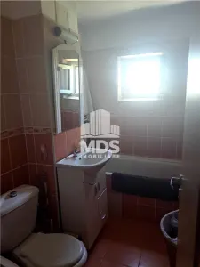 Decomandat cu 2 bai si 2 balcoane etajul 2 - foto 4