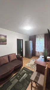 Apartament 2 camere decomandat de închiriat – Tătărași | Renovat - foto 2