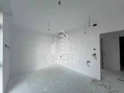 DE VANZARE Apartament 3 camere cu pozitie excelenta - foto 3