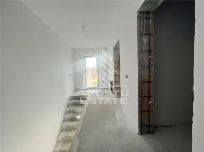 Duplex cu 4 camere, dressing si 3 bai. Toate utilitatile, la asfalt. - foto 12