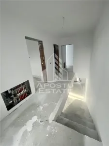 Duplex cu 4 camere, dressing si 3 bai. Toate utilitatile, la asfalt. - foto 22