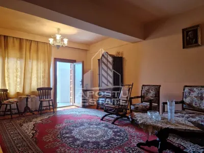 Casa familiala cu spatiu comercial si garaj P+1E+M 720 Mp - foto 5