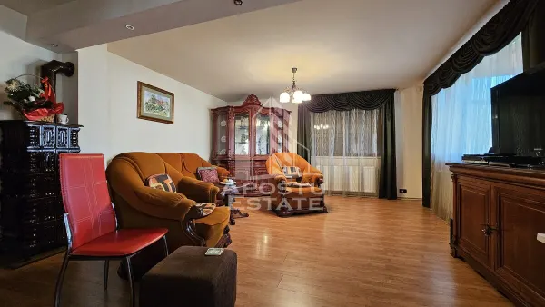 Casă 7 camere Ghioroc - poza 1