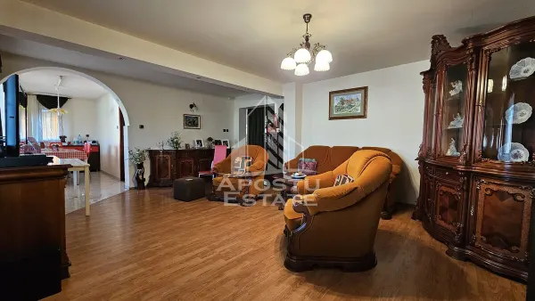 Casă 7 camere Ghioroc - poza 4