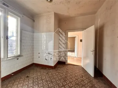 Casa individuala cu intrari separate in zona Complexului Studentesc - foto 6