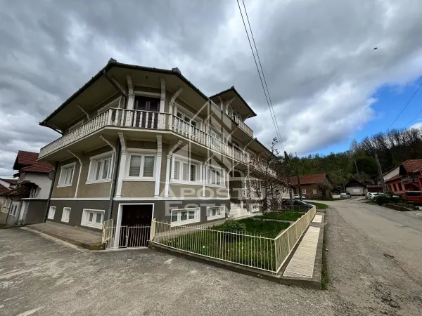 Casă 12 camere Clocotici - poza 2