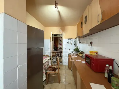 Apartament 3 camere, etaj intermediar, bloc anvelopat in zona Lipovei - foto 7