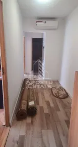 Apartament cu 3 camere, decomandat, etajul 2 , centrala proprie - foto 7