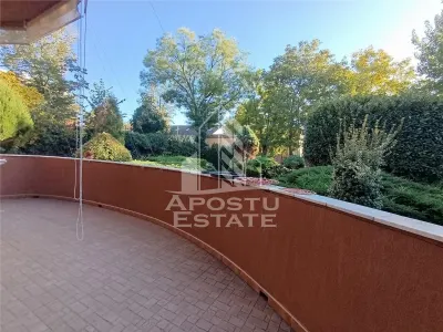 Casa Individuala impresionanta, curte bine amenajata, zona Semicentral - foto 3