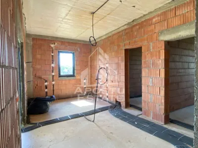 Casa pe un singur nivel de vanzare Comuna Urseni - Urseni
