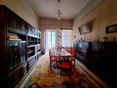 Apartament cu 6 camere, 230 mp, Ultracentral - Arad