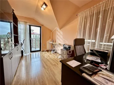 Duplex cu 4 camere situat la asfalt, in zona Planetelor - foto 8
