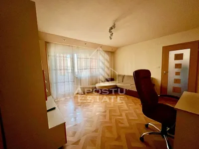 Apartament cu 3 camere, 2 bai, etaj intermediar, zona Aradului - foto 3