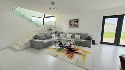 Casa spectaculoasa. Design deosebit. Pozitie centrala. La 5 min de M City. - Mosnita Noua
