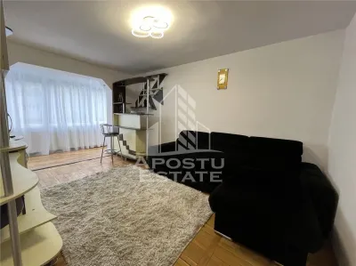Apartament cu 3 camere, decomandat, etajul 1, zona Sagului - foto 2