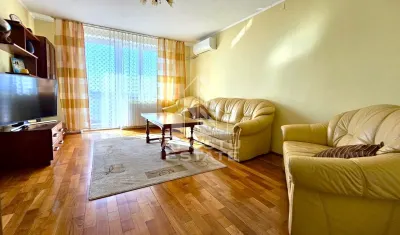 Apartament 4 camere, decomandat 2 bai, 2 balcoane, Central - Arad
