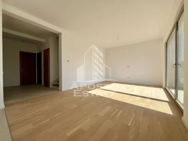 Casă 4 camere Dumbrăvița - poza 1