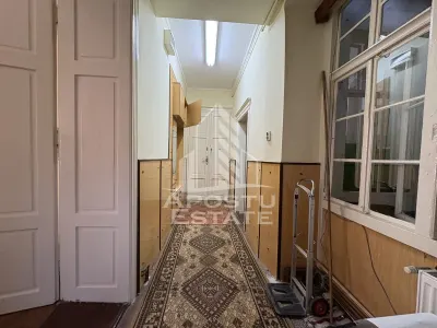 Apartament ultracentral in cladire reabilitata in Timisoara - foto 4