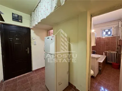 Apartament 2 camere , semidecomandat, 37mp utili, et.4/4, zona Sagului - foto 9